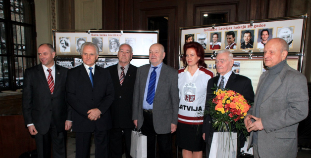 Saeimā atklāta izstāde „Latvijas hokejam - 80”