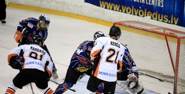 "SMScredit.lv" apspēlē HS "Rīga/Prizma"