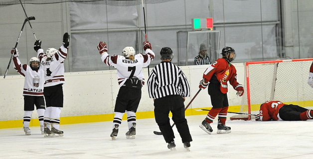 2014 Sieviešu izlasei pirmā uzvara