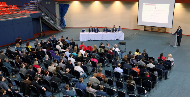 LHF rīkoto Vecāku asambleju apmeklē interesenti ļoti kuplā skaitā