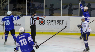 Rīgas puikas dāvina Sorokinam pamatīgu rokenrolu